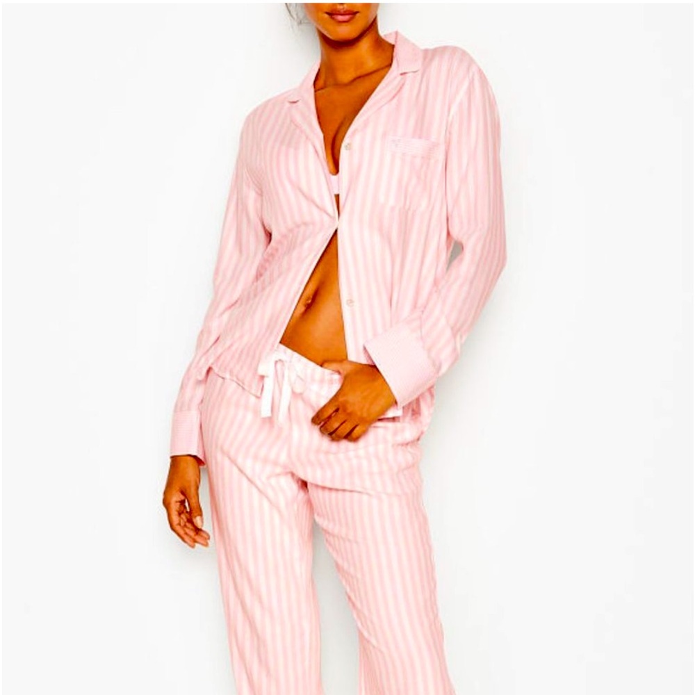 Victoria’s Secret iconic light baby pink pin stripe long sleeve pajama set XS